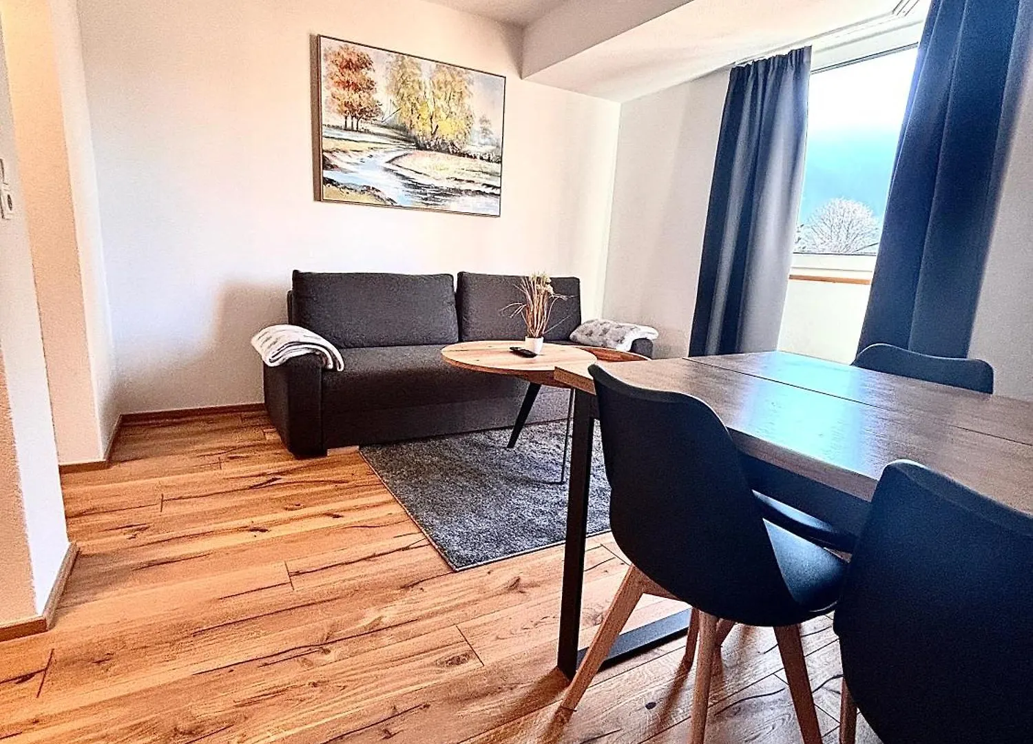 Schöne 4-Zimmer Wohnung mitten in den Alpen Innsbruck 0*,