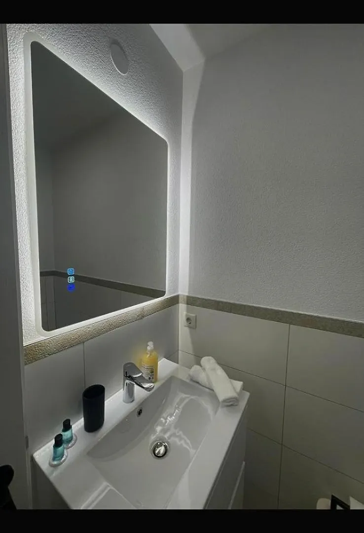 Schöne 4-Zimmer Wohnung mitten in den Alpen Innsbruck Apartment